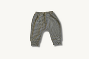 Pant with pouches